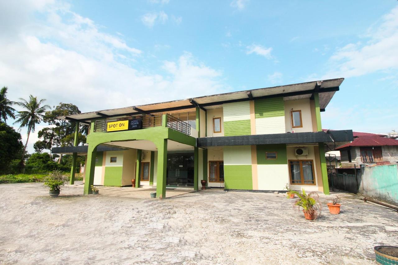SPOT ON 2809 Hotel Yasmin Siak Sri Indrapura Exterior foto